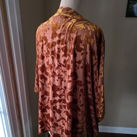 A New Day Burnt Orange Velvet Floral Shrug OSFM - Picture 5 of 6